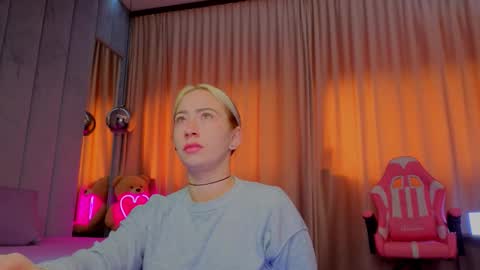 reina cummings online show from November 2025 07:03:01 AM