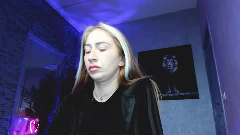 reina cummings online show from December 2025 05:35:02 AM