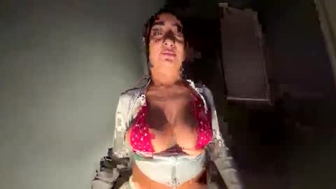 reinaassss online show from March 2026 05:41:02 AM