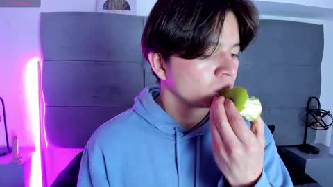 RemiBlythe online show from February 2025 01:32:01 PM