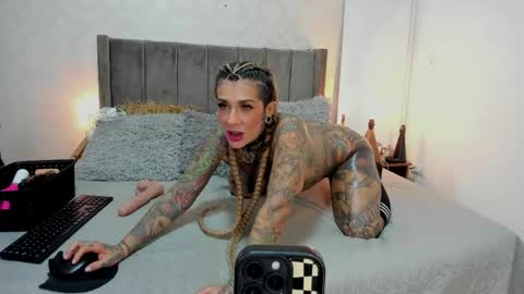 Laura online show from June 2026 08:24:01 PM