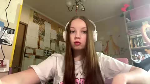 Snapshot of renaeorabuena chatting on June 2026 08:20:02 AM Annabel online show from June 2026 08:20:02 AM