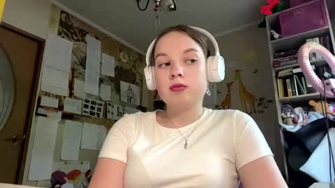 Snapshot of renaeorabuena chatting on June 2026 11:27:02 AM Annabel online show from June 2026 11:27:02 AM