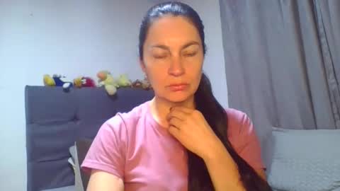 Snapshot of renata_hot1 chatting on May 2026 11:13:02 PM renata_hot1 online show from May 2026 11:13:02 PM