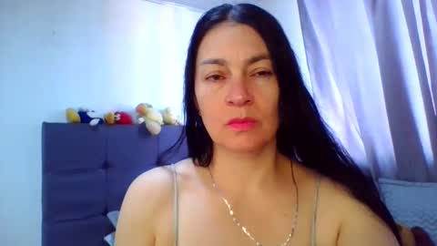 Snapshot of renata_hot1 chatting on June 2026 07:15:02 PM renata_hot1 online show from June 2026 07:15:02 PM