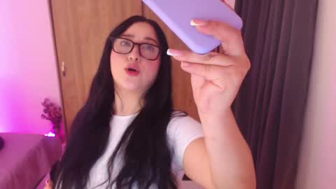 Snapshot of renata_ruiz chatting on May 2026 04:20:02 AM online show from May 2026 04:20:02 AM