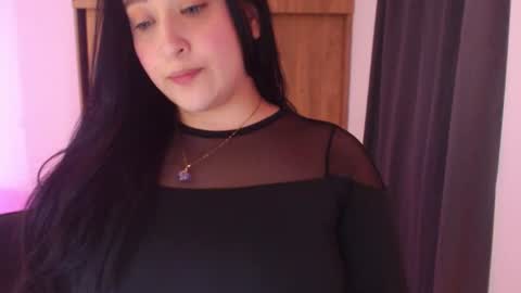 Snapshot of renata_ruiz chatting on July 2026 04:15:01 AM online show from July 2026 04:15:01 AM