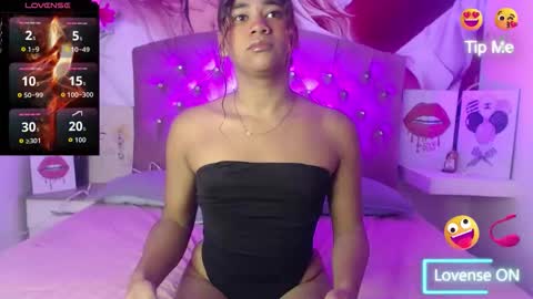 Snapshot of renata_valentina chatting on May 2026 12:00:01 PM RENATA VALENTINA online show from May 2026 12:00:01 PM
