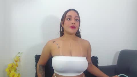 renatabrownn28 online show from March 2026 02:32:01 PM