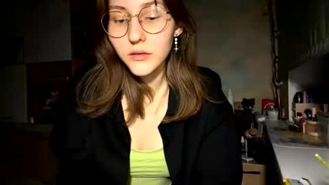 Mia online show from February 2026 04:26:01 PM