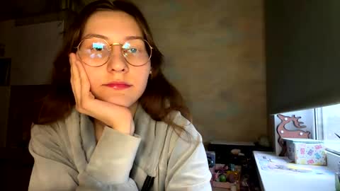 Mia online show from April 2026 03:13:01 PM