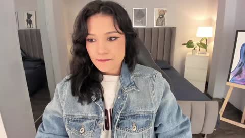 Snapshot of renee_shelby_ chatting on December 2024 11:07:01 PM Renee Shelby online show from December 2024 11:07:01 PM