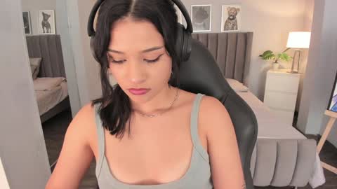 Snapshot of renee_shelby_ chatting on December 2024 11:56:01 PM Renee Shelby online show from December 2024 11:56:01 PM