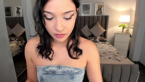 Snapshot of renee_shelby_ chatting on January 2025 03:51:01 PM Renee Shelby online show from January 2025 03:51:01 PM