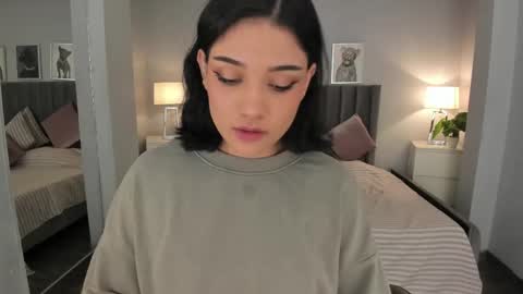 Snapshot of renee_shelby_ chatting on February 2025 12:16:01 AM Renee Shelby online show from February 2025 12:16:01 AM