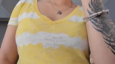 Snapshot of renee_shelby_ chatting on October 2025 10:07:01 PM Renee Shelby online show from October 2025 10:07:01 PM