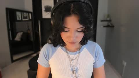 Snapshot of renee_shelby_ chatting on January 2026 08:23:02 PM Renee Shelby online show from January 2026 08:23:02 PM