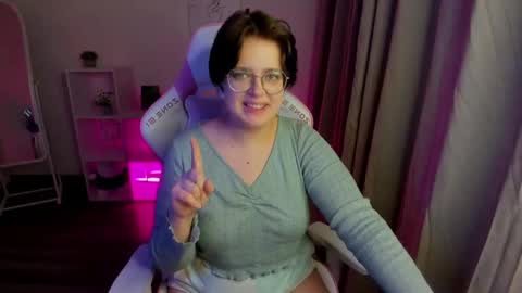 Snapshot of renee_turner chatting on December 2024 04:25:01 PM renee_turner online show from December 2024 04:25:01 PM