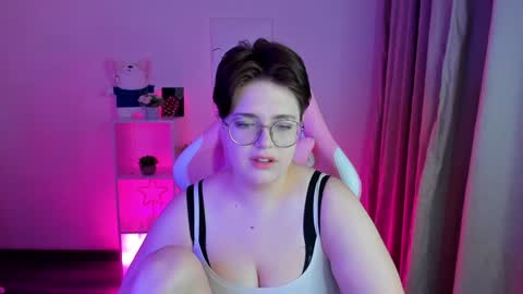 Snapshot of renee_turner chatting on December 2024 12:57:01 AM renee_turner online show from December 2024 12:57:01 AM