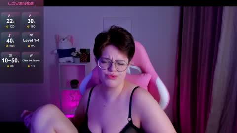 Snapshot of renee_turner chatting on December 2024 01:13:01 AM renee_turner online show from December 2024 01:13:01 AM