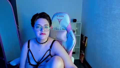 Snapshot of renee_turner chatting on January 2025 01:53:02 AM renee_turner online show from January 2025 01:53:02 AM