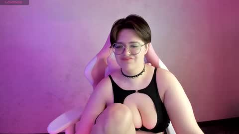 Snapshot of renee_turner chatting on January 2025 09:30:02 PM renee_turner online show from January 2025 09:30:02 PM