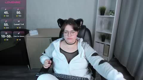 Snapshot of renee_turner chatting on February 2025 02:30:01 PM renee_turner online show from February 2025 02:30:01 PM