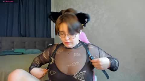Snapshot of renee_turner chatting on March 2025 08:16:02 AM renee_turner online show from March 2025 08:16:02 AM