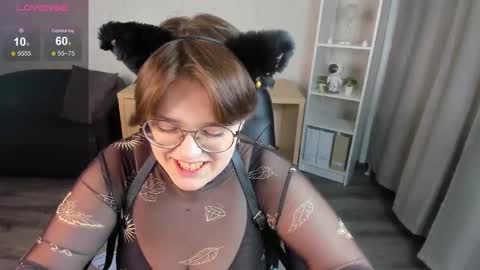 Snapshot of renee_turner chatting on March 2025 08:24:02 AM renee_turner online show from March 2025 08:24:02 AM