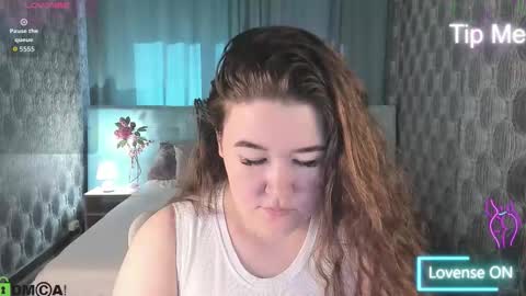 Snapshot of renee_turner chatting on September 2025 07:34:01 AM renee_turner online show from September 2025 07:34:01 AM