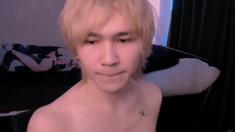 Snapshot of rennuts chatting on February 2026 01:20:01 PM rennuts online show from February 2026 01:20:01 PM