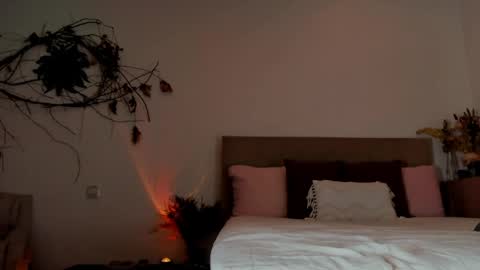 revealyourdarkdesires online show from April 2026 10:07:02 PM