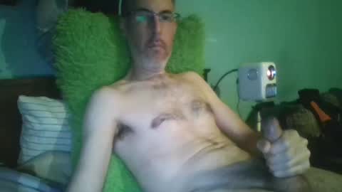 reyes_albert2006 online show from November 2025 12:11:02 PM