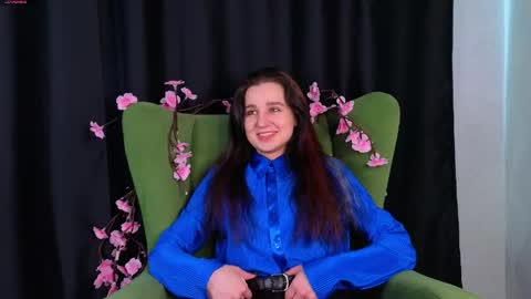 Snapshot of reynaedge chatting on June 2026 07:09:02 AM reynaedge online show from June 2026 07:09:02 AM