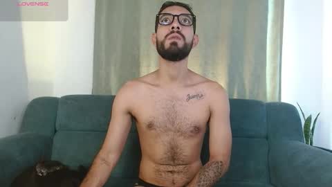 Snapshot of reypablo1 chatting on October 2025 03:43:01 PM REY PABLO Independent online show from October 2025 03:43:01 PM