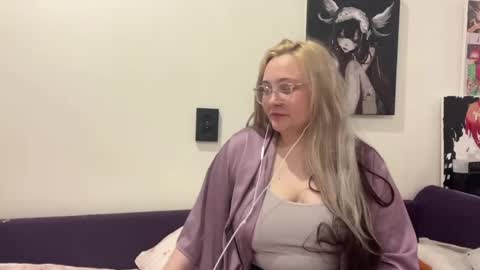 Snapshot of rheascalet chatting on June 2026 09:20:01 AM Katie online show from June 2026 09:20:01 AM