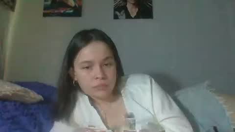 RiaLowelyt online show from June 2026 12:00:02 PM