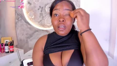 Snapshot of rianamanson chatting on December 2025 05:06:02 AM Riana online show from December 2025 05:06:02 AM