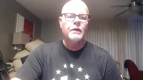 rich32937 online show from April 2026 06:43:01 PM