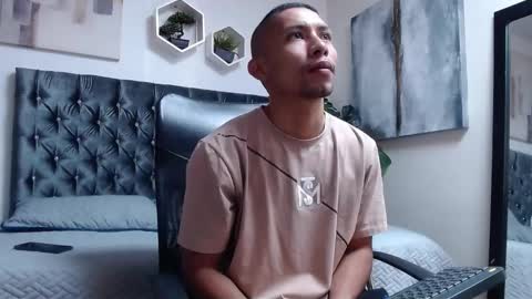 richar_voller online show from October 2025 01:01:01 PM