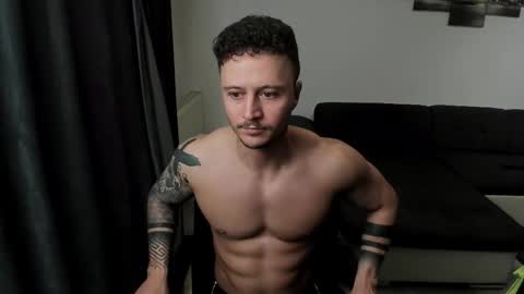Snapshot of richarddarell chatting on April 2026 04:43:02 AM RichardDarell online show from April 2026 04:43:02 AM