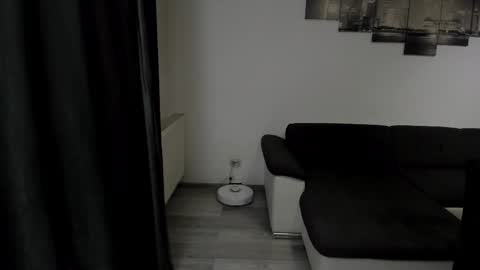 Snapshot of richarddarell chatting on May 2026 05:01:02 AM RichardDarell online show from May 2026 05:01:02 AM