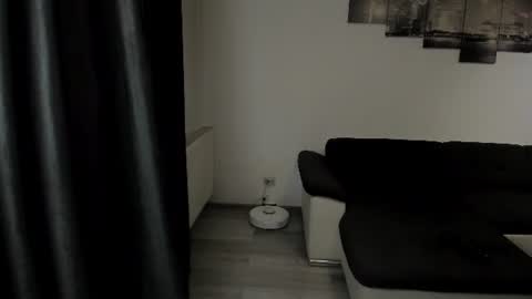 Snapshot of richarddarell chatting on June 2026 04:54:02 AM RichardDarell online show from June 2026 04:54:02 AM