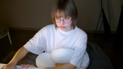 Luna online show from April 2026 06:31:01 PM