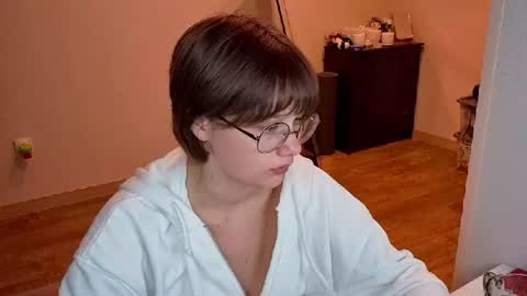 Luna online show from July 2026 06:43:02 PM