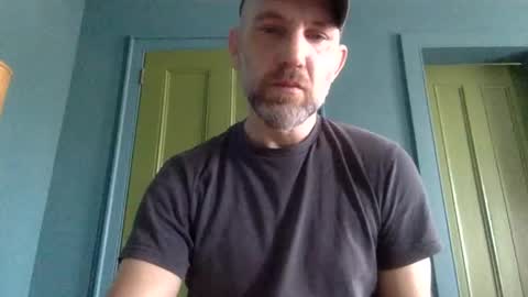 Snapshot of richheader chatting on April 2026 12:21:01 PM richheader online show from April 2026 12:21:01 PM