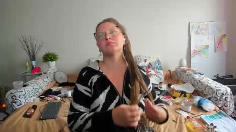 Anna - not anna - right Anna  online show from March 2026 11:35:01 AM