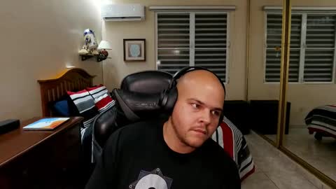 Ricky online show from October 2025 12:11:01 AM