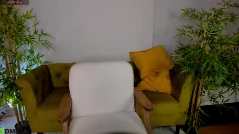 Snapshot of riddle_layla chatting on May 2026 02:45:01 PM Layla online show from May 2026 02:45:01 PM