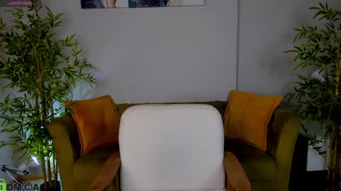 Snapshot of riddle_layla chatting on May 2026 10:36:01 AM Layla online show from May 2026 10:36:01 AM